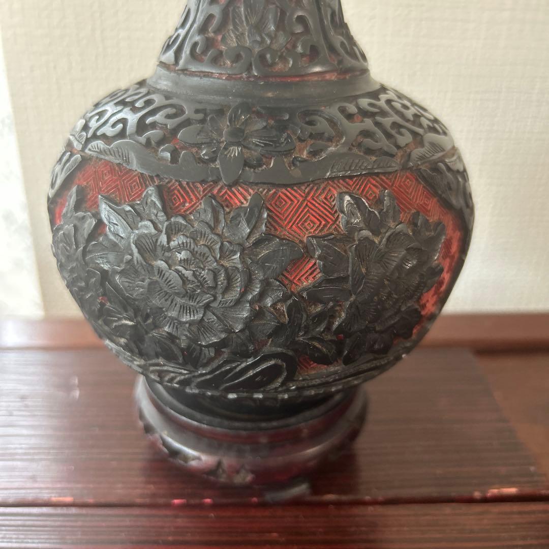 中国古美術 古玩 花瓶 黒堆朱 木製円台付 堆朱
