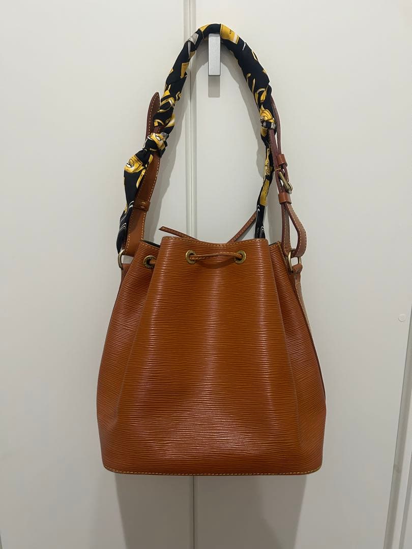 Louis Vuitton エピ　ノエ　バンドー付き