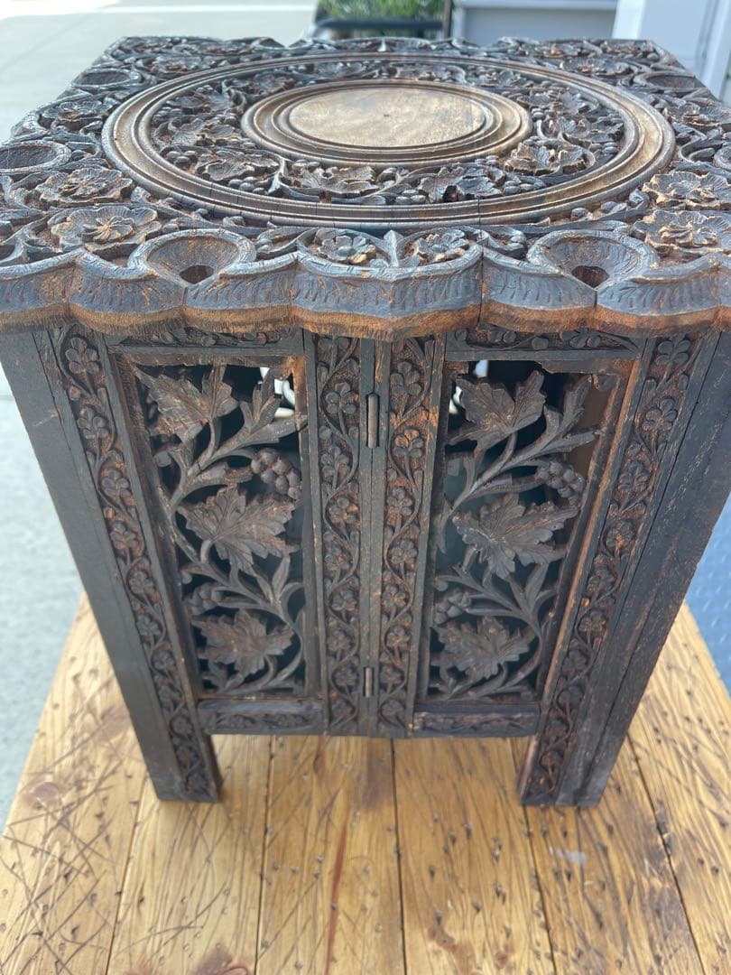 サイドキャビネット　花台