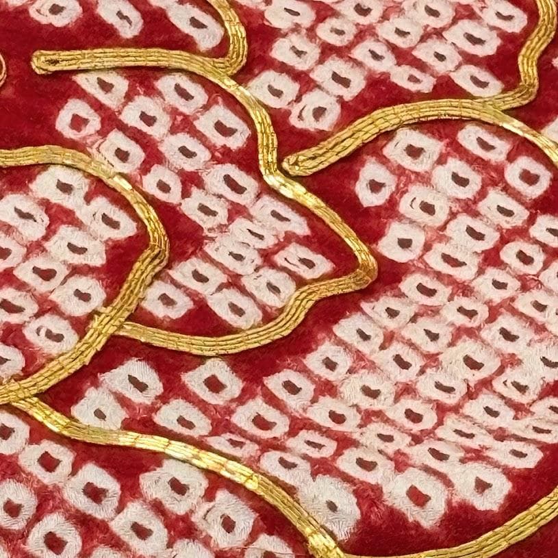 ゆりのはな　本振袖　総絞り　金駒刺繍　金彩入り　花柄　赤色系　正絹　K401