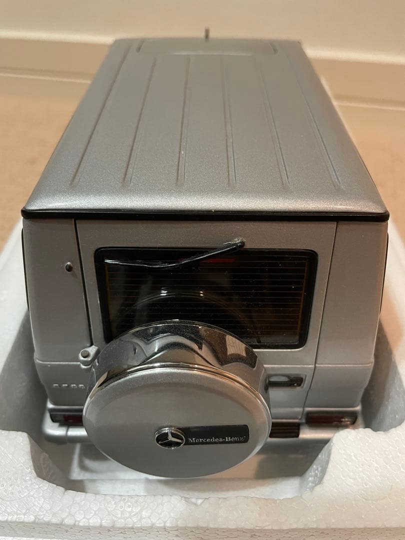 ミニカー AUTOart Mercedes Benz G-Wagon 1:18