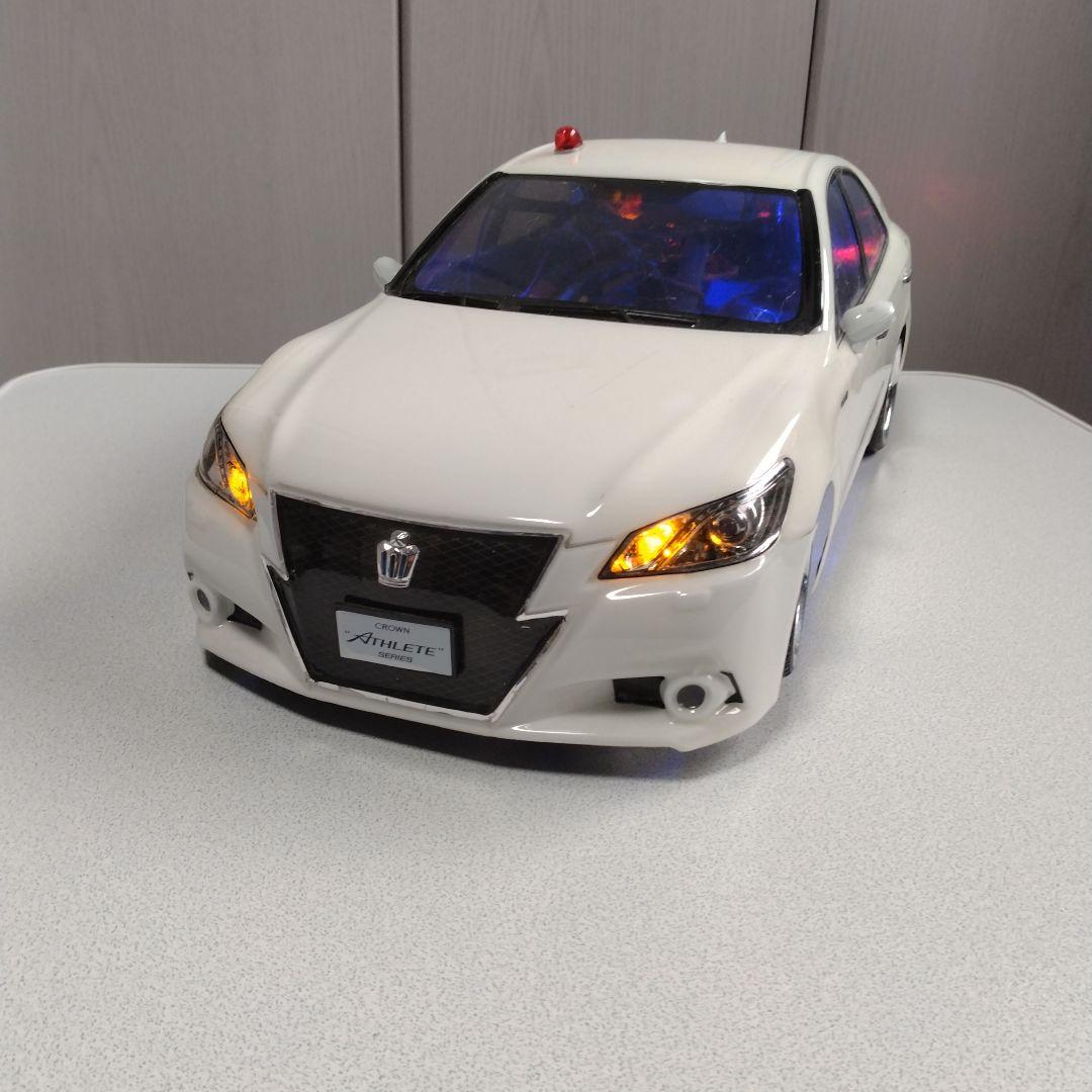 ラジコン覆面パトカークラウンアスリートホワイト