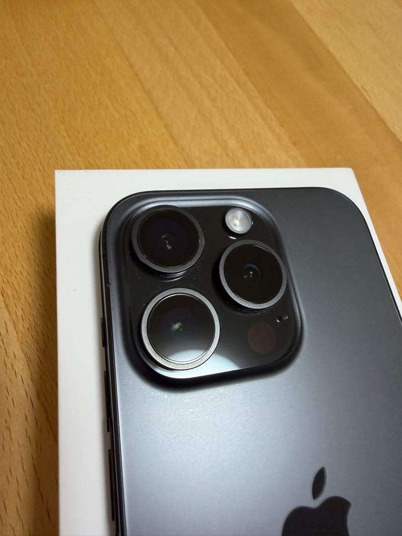 Apple iPhone15 Pro 256GB ブラックチタニウム