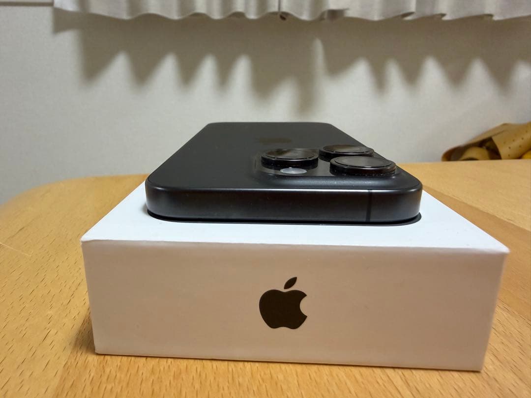 Apple iPhone15 Pro 256GB ブラックチタニウム