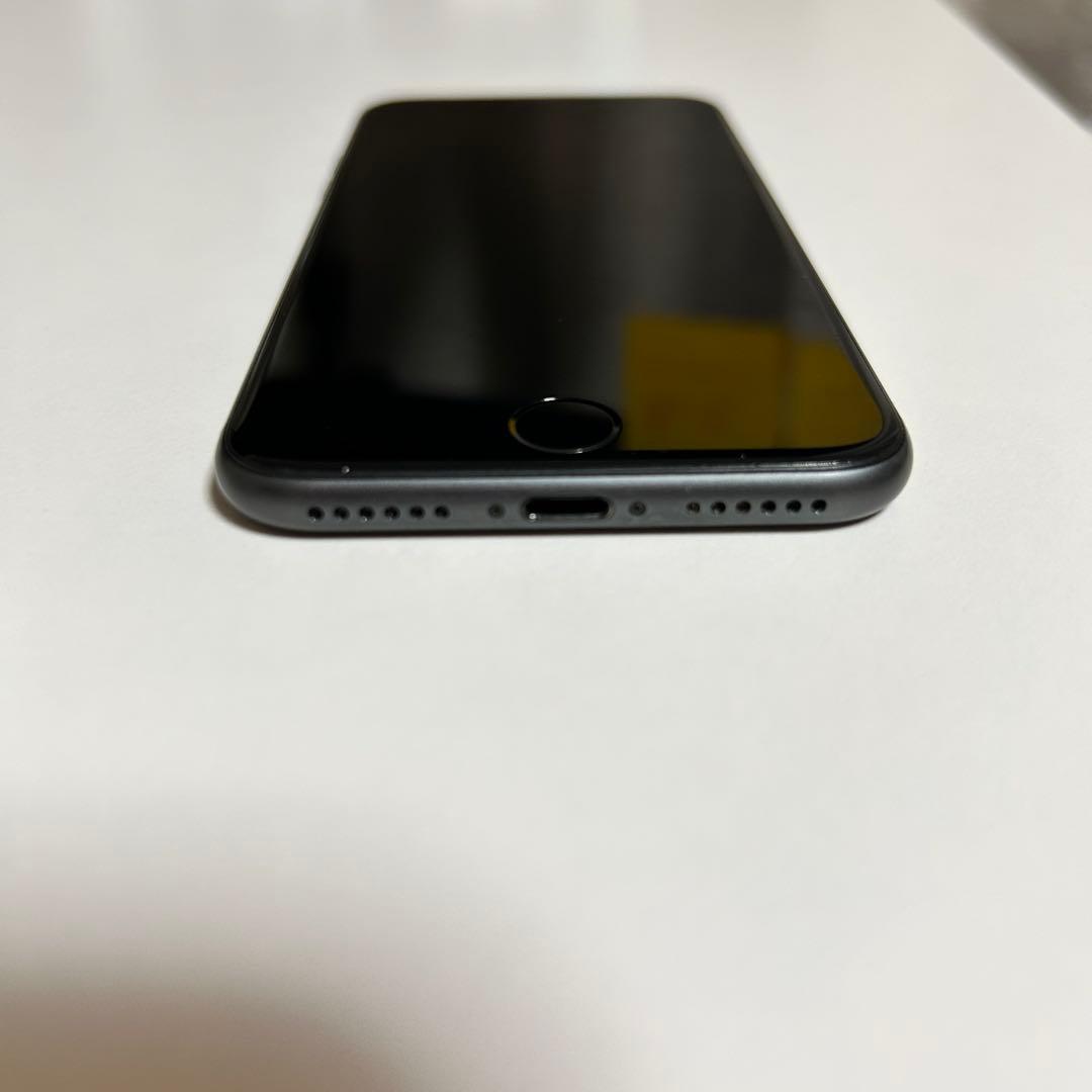 Apple iPhone 8ブラック スペースグレイ本体