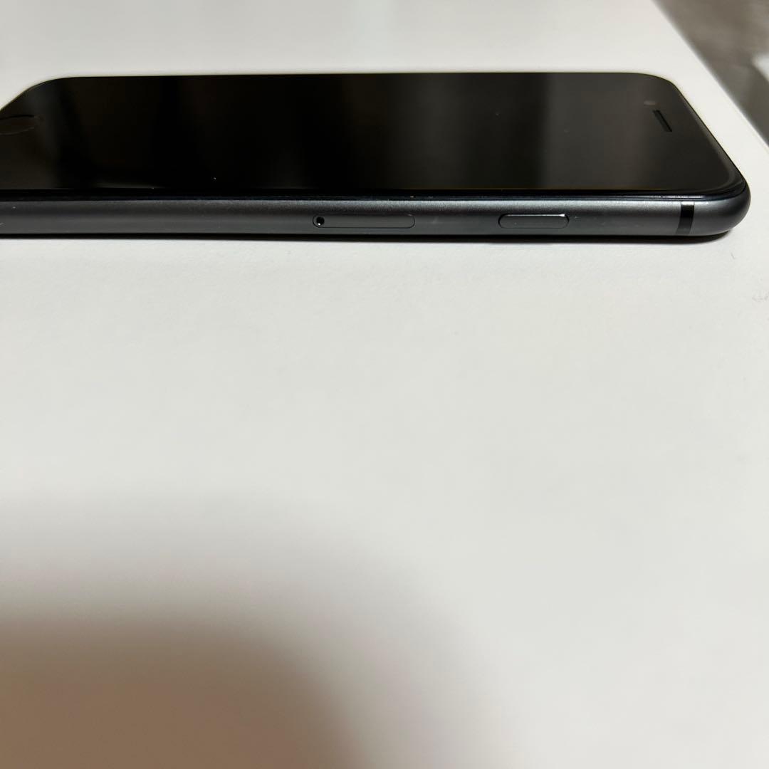 Apple iPhone 8ブラック スペースグレイ本体
