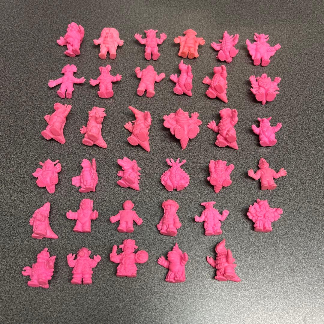 ウルトラマン怪獣消しゴム桃バラ売りOK‼️