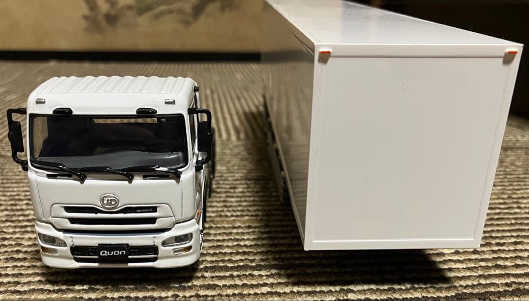 1/50Quon ホワイト トレーラー ミニカー