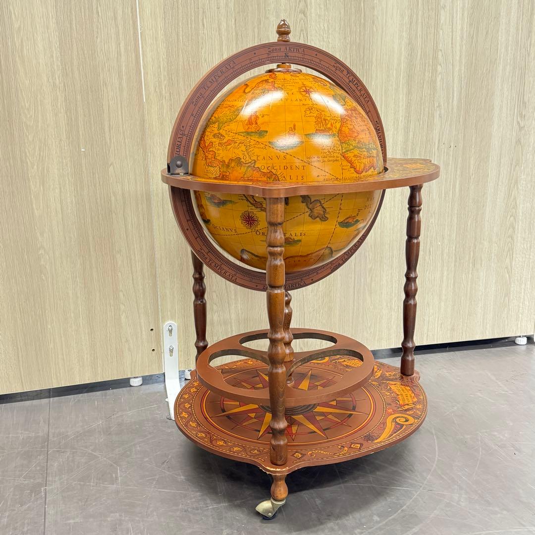 ☆激安‼️ イタリア製 地球儀のモチーフがお洒落なワインラック キャスター付