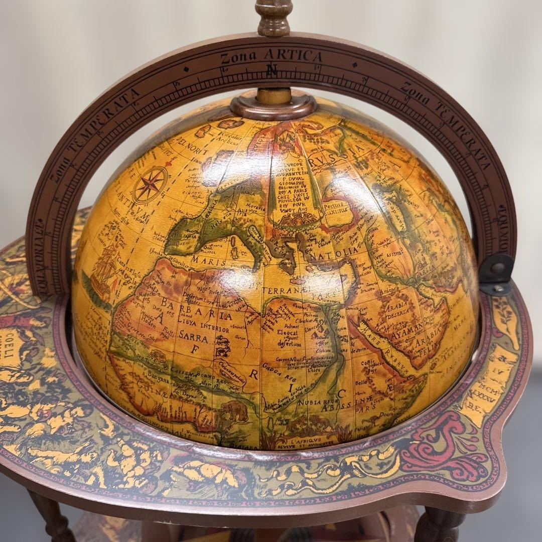 ☆激安‼️ イタリア製 地球儀のモチーフがお洒落なワインラック キャスター付