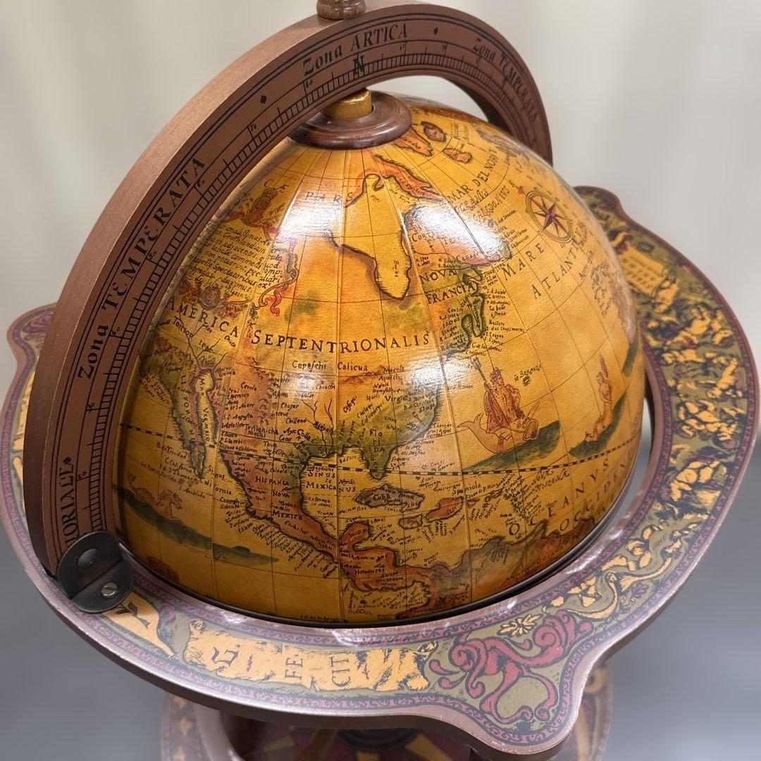 ☆激安‼️ イタリア製 地球儀のモチーフがお洒落なワインラック キャスター付