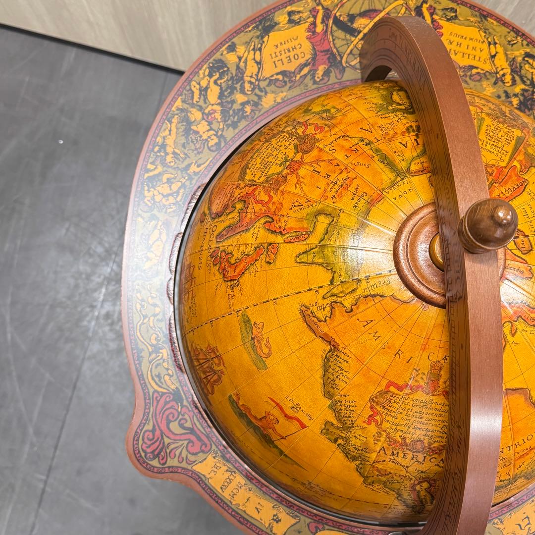 ☆激安‼️ イタリア製 地球儀のモチーフがお洒落なワインラック キャスター付