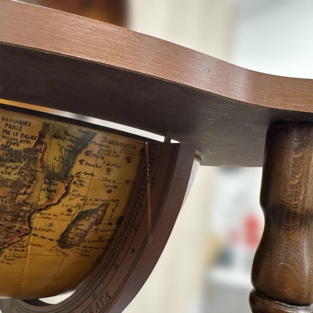 ☆激安‼️ イタリア製 地球儀のモチーフがお洒落なワインラック キャスター付