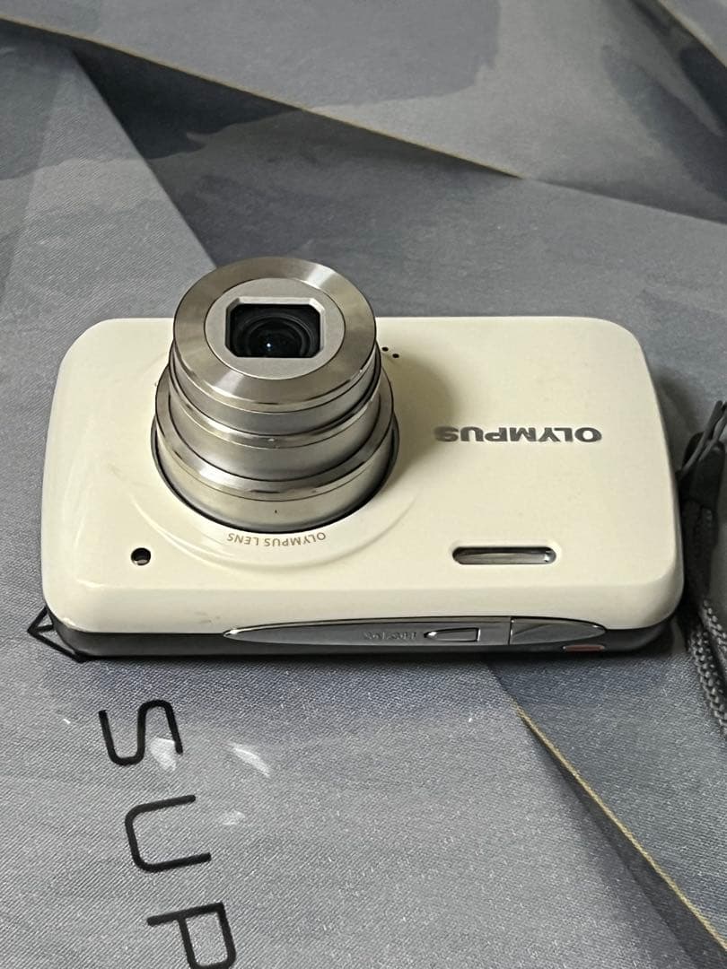 OLYMPUS VH-210 14メガピクセル コンパクトデジタルカメラ