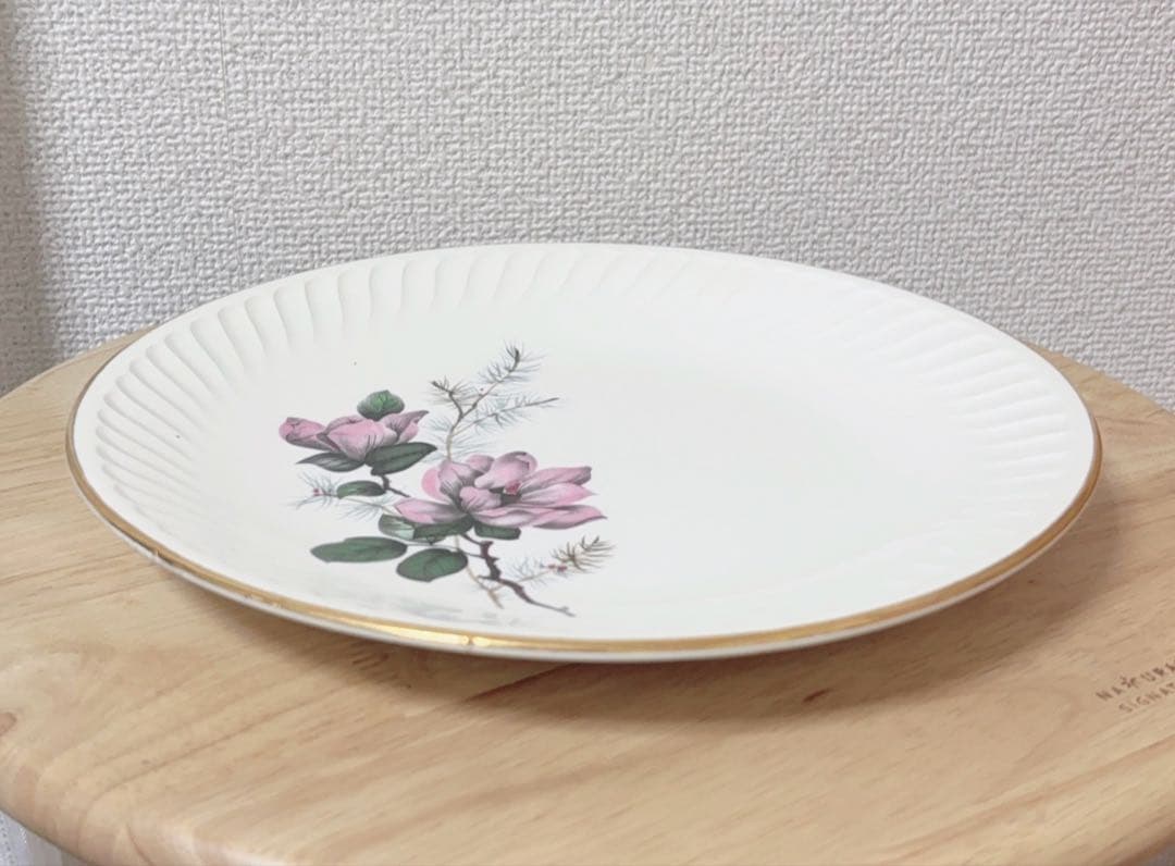 フランスヴィンテージプレートGIENジアン木蓮の花のモチーフ　刻印あり