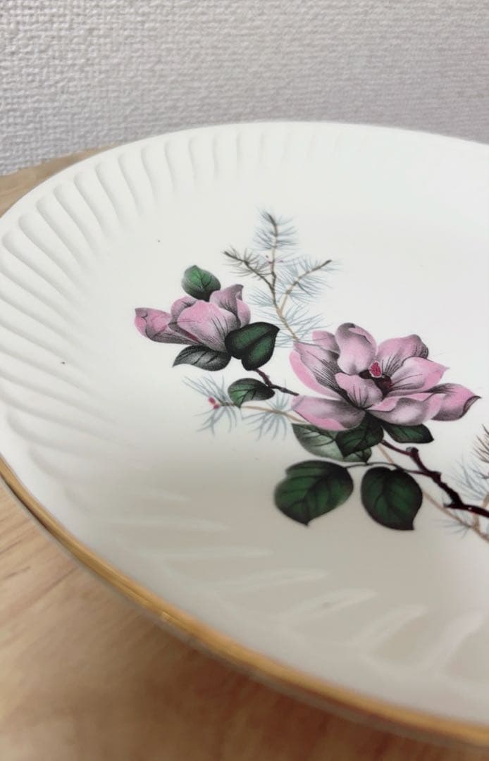 フランスヴィンテージプレートGIENジアン木蓮の花のモチーフ　刻印あり