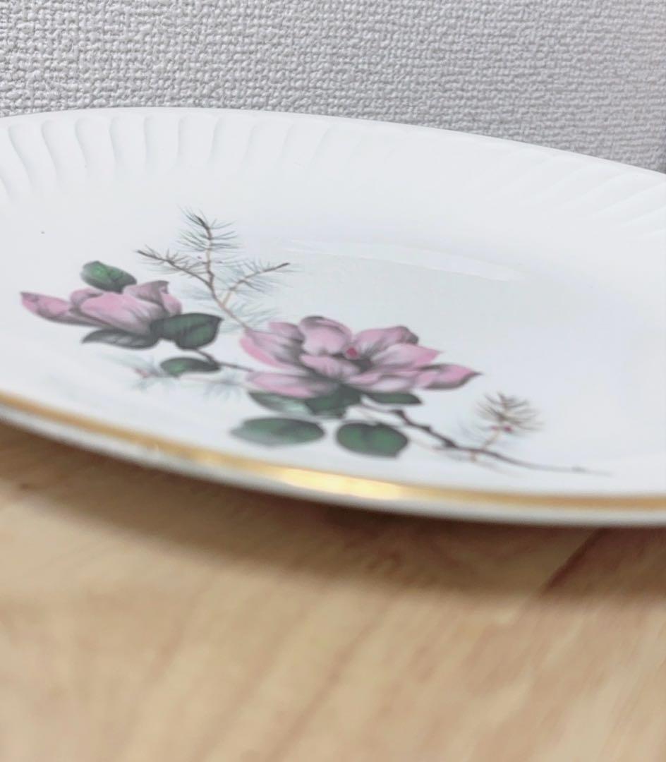 フランスヴィンテージプレートGIENジアン木蓮の花のモチーフ　刻印あり