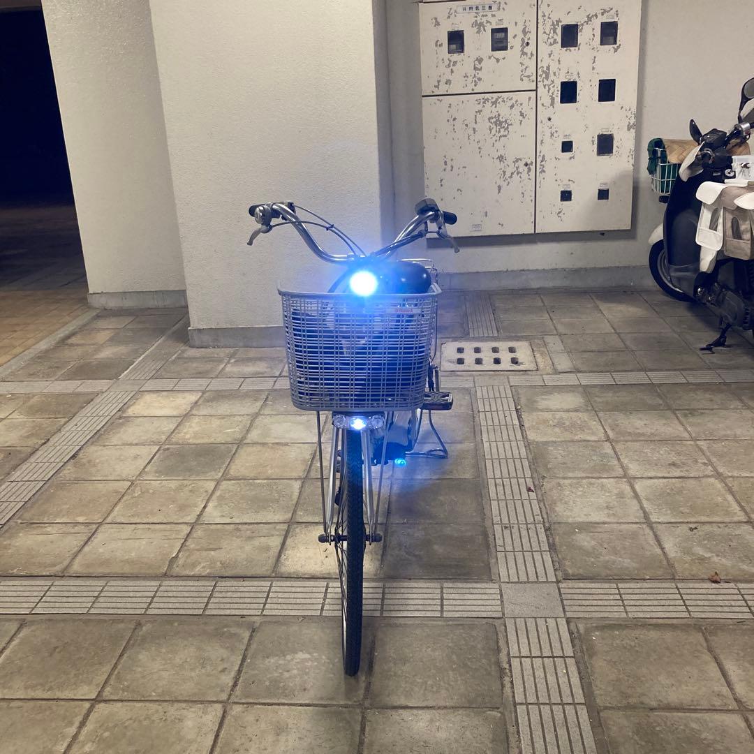 シルバー 電動アシスト自転車 前バスケット付き