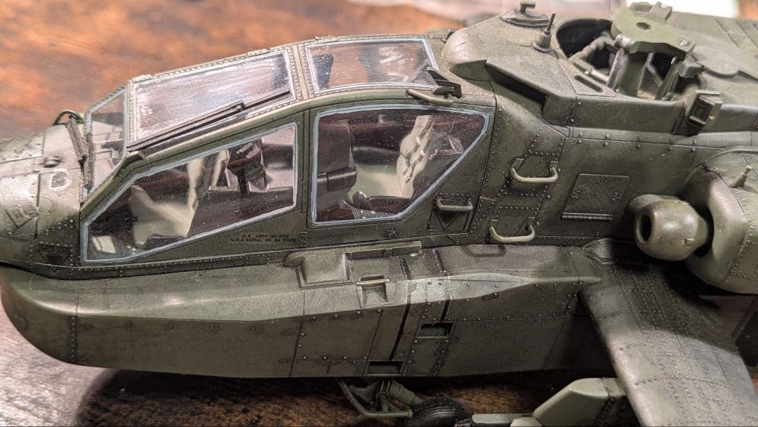 プラモデル完成機　1/48　AH-64Dアパッチ・ロングボウ