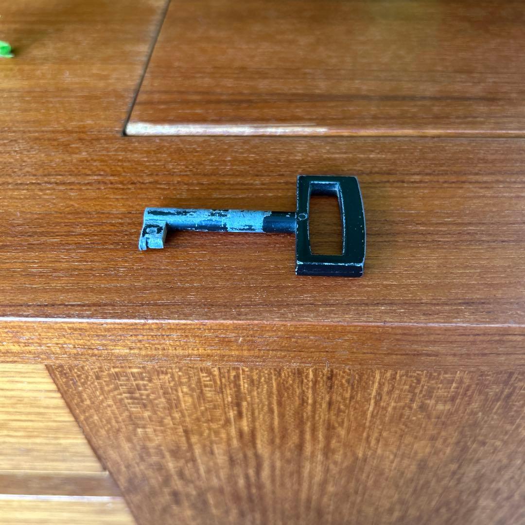 北欧ビンテージ　デンマーク　ミシン台　店舗什器　　キャビネット　サイドボード