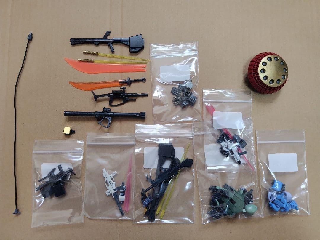 k*改様 組立済みガンプラ19体+各種手&武器パーツ+余剰パーツ+アクションベー