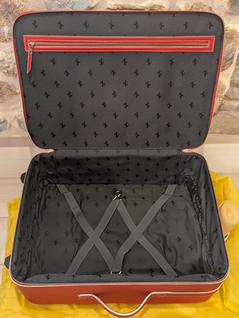 非売品　フェラーリ488gtb スーツケース　キャリケース