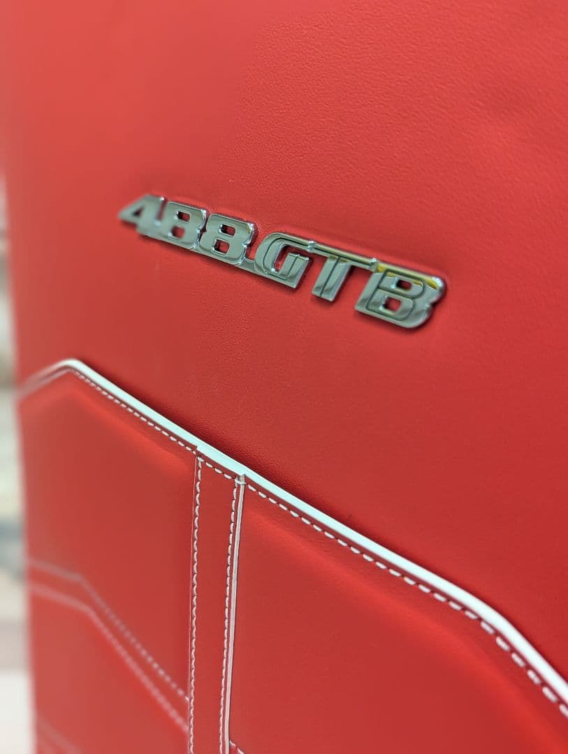 非売品　フェラーリ488gtb スーツケース　キャリケース