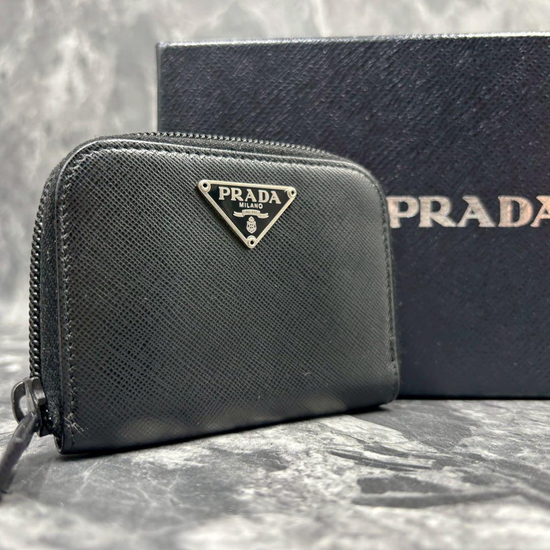 ✨極美品✨ PRADA ケース サフィアーノレザー ラウンド 三角 黒
