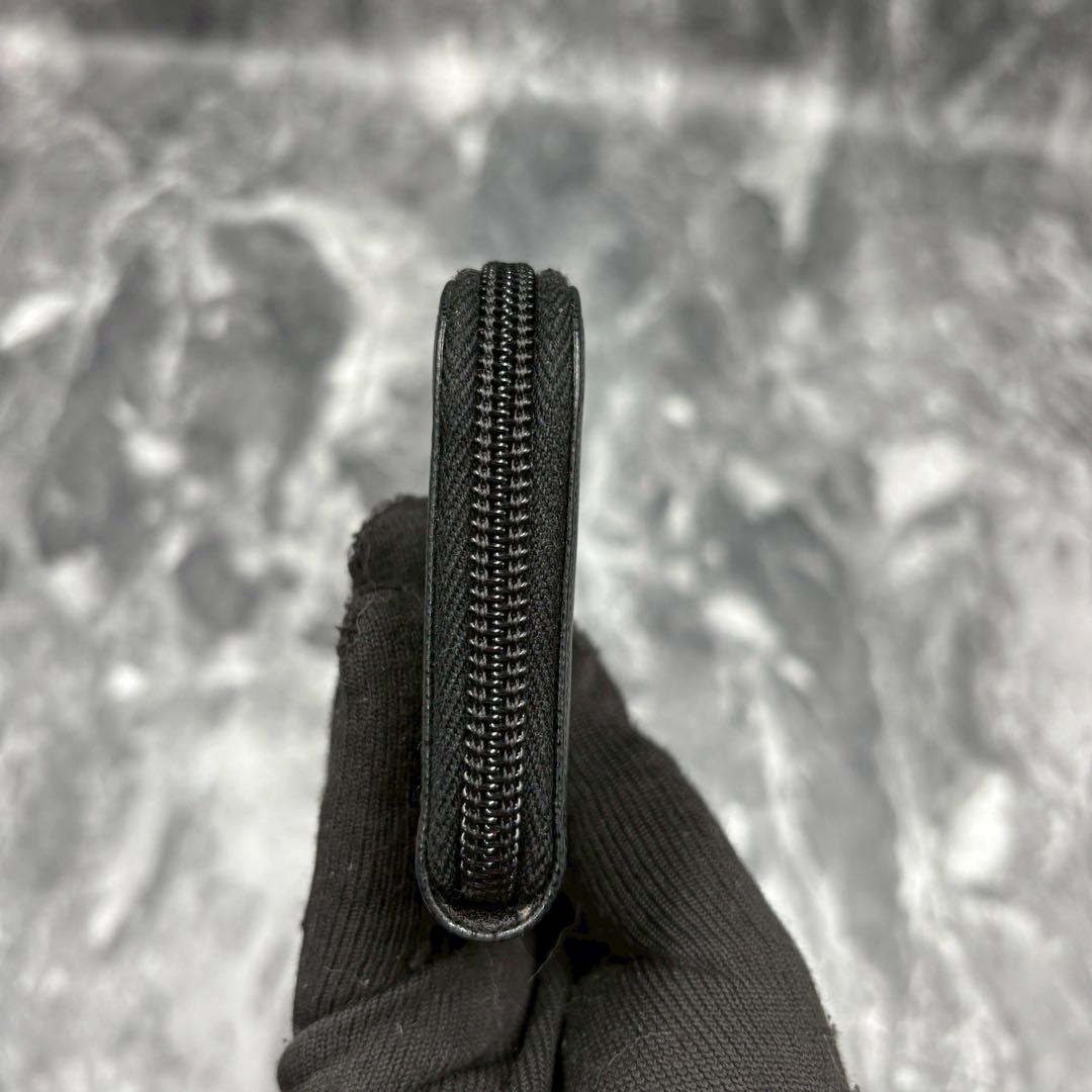 ✨極美品✨ PRADA ケース サフィアーノレザー ラウンド 三角 黒