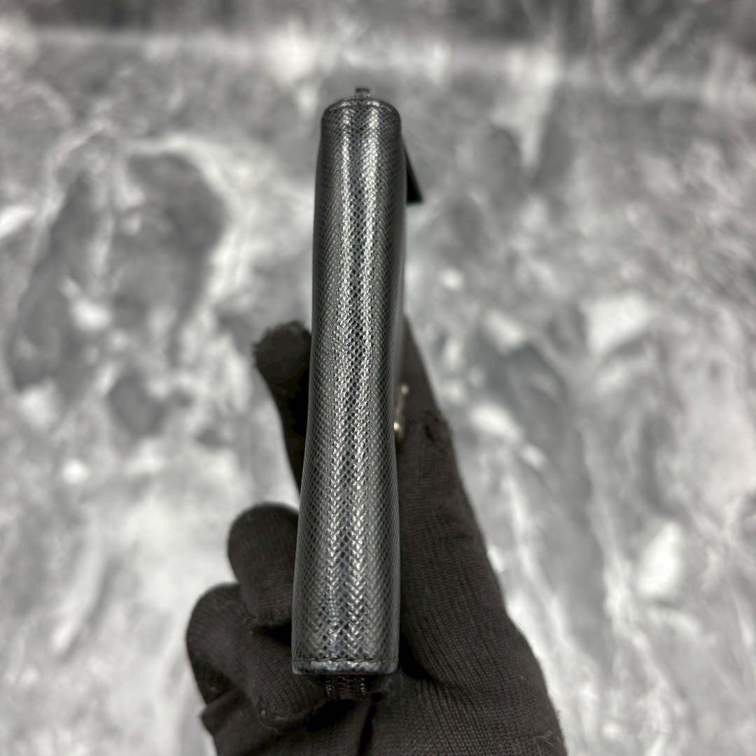 ✨極美品✨ PRADA ケース サフィアーノレザー ラウンド 三角 黒