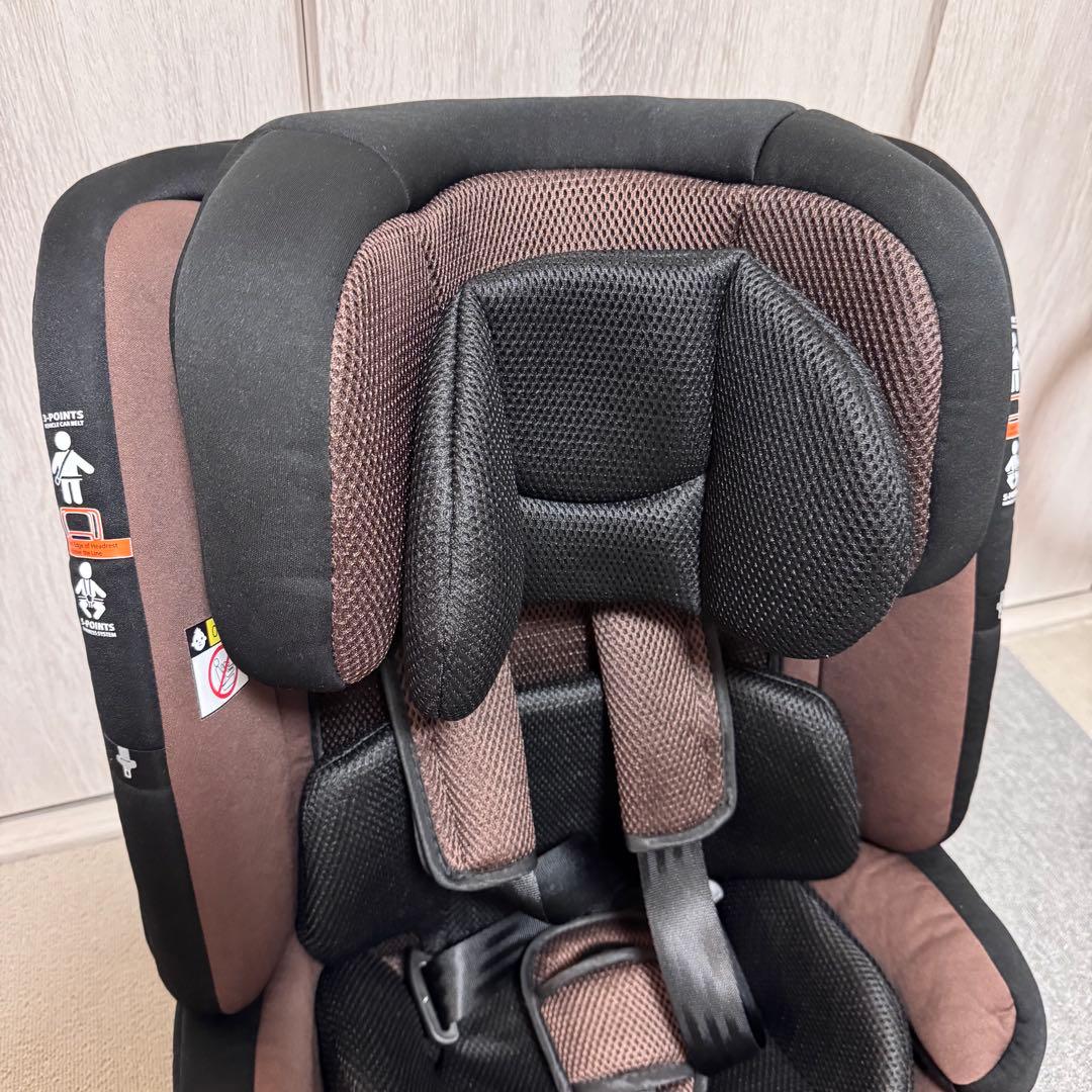 美品　ネビオジュニアシート清掃済み ISOFIXガイドカップ、シート保護マット