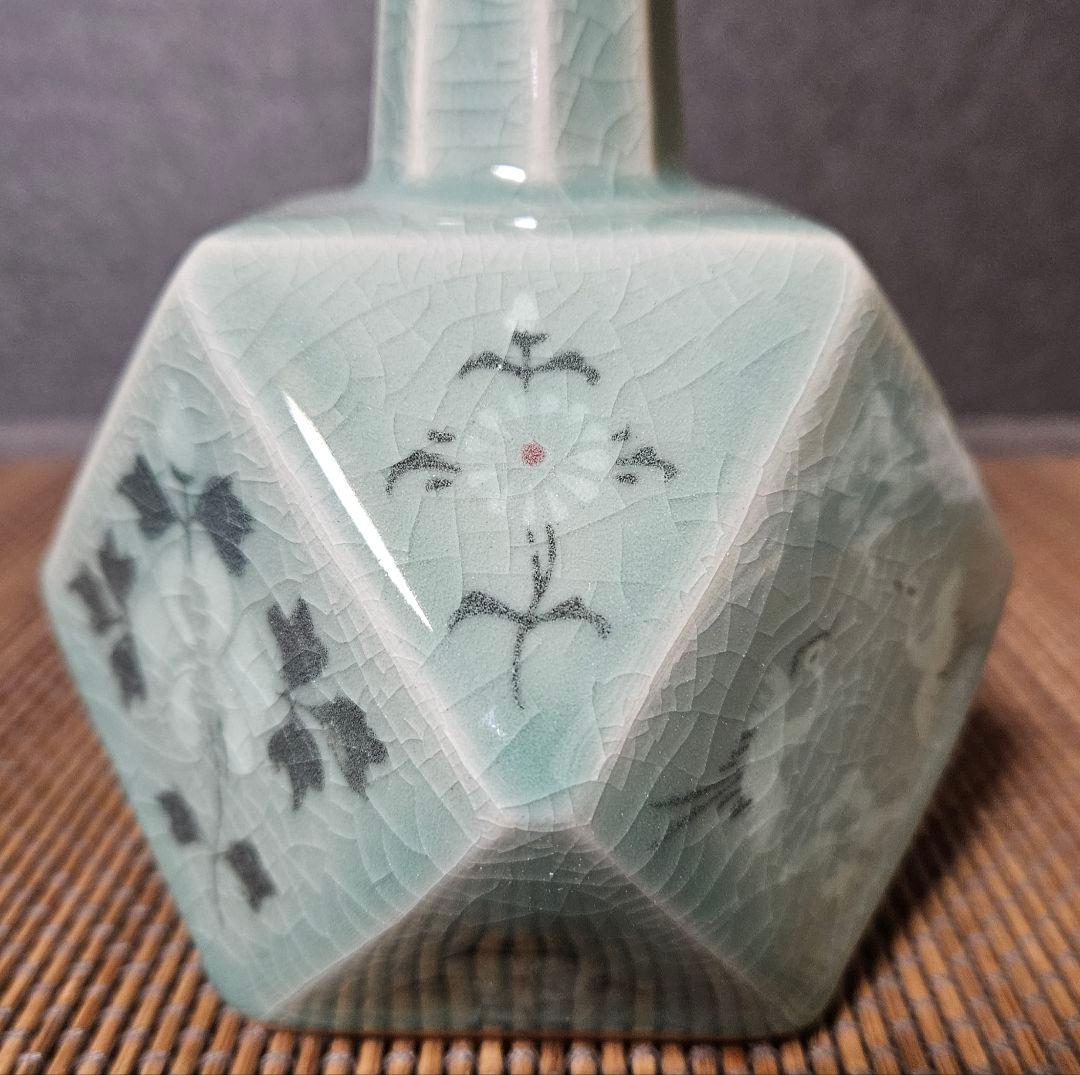 韓国人気現代作家　海平窯　尹允燮作　高麗青磁　象嵌　草花に鶴図　面取　花入れ