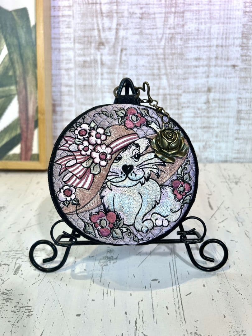 ロラライハリス♡刺繍のポーチ♡総刺繍ケース♡お纏め出品