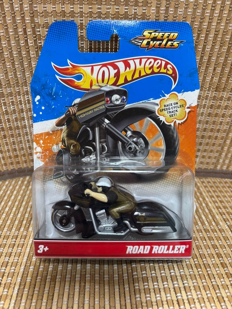 激レア品！ Hot Wheels ROAD ROLLER ミニカー 人付きバイク