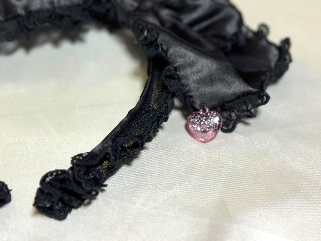 AngelicPretty♥︎ピンクハートチャーム付リボンカチューシャ 黒 ロリ
