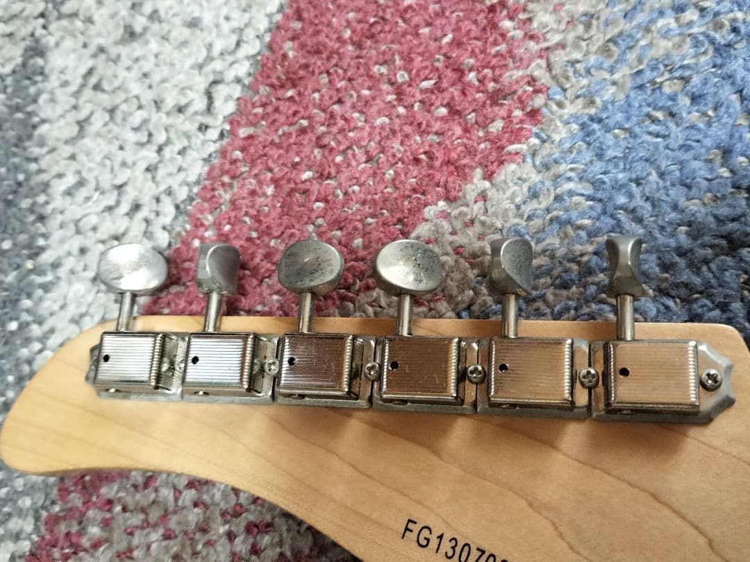 フェルナンデス ストラト エレキギター FGシリーズ 色レッド