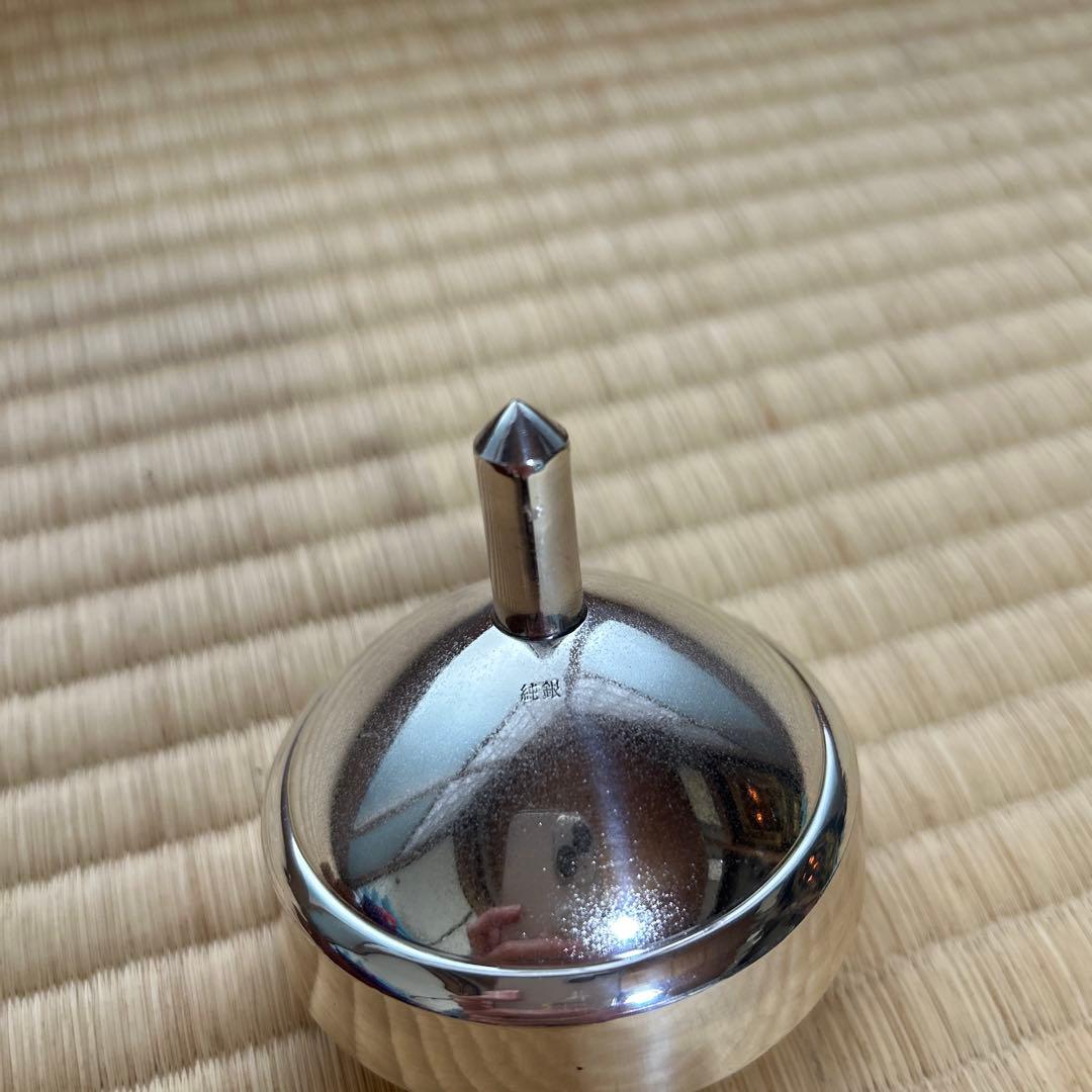 金工家作 純銀製独楽置物　ガラスケース付駒の銀