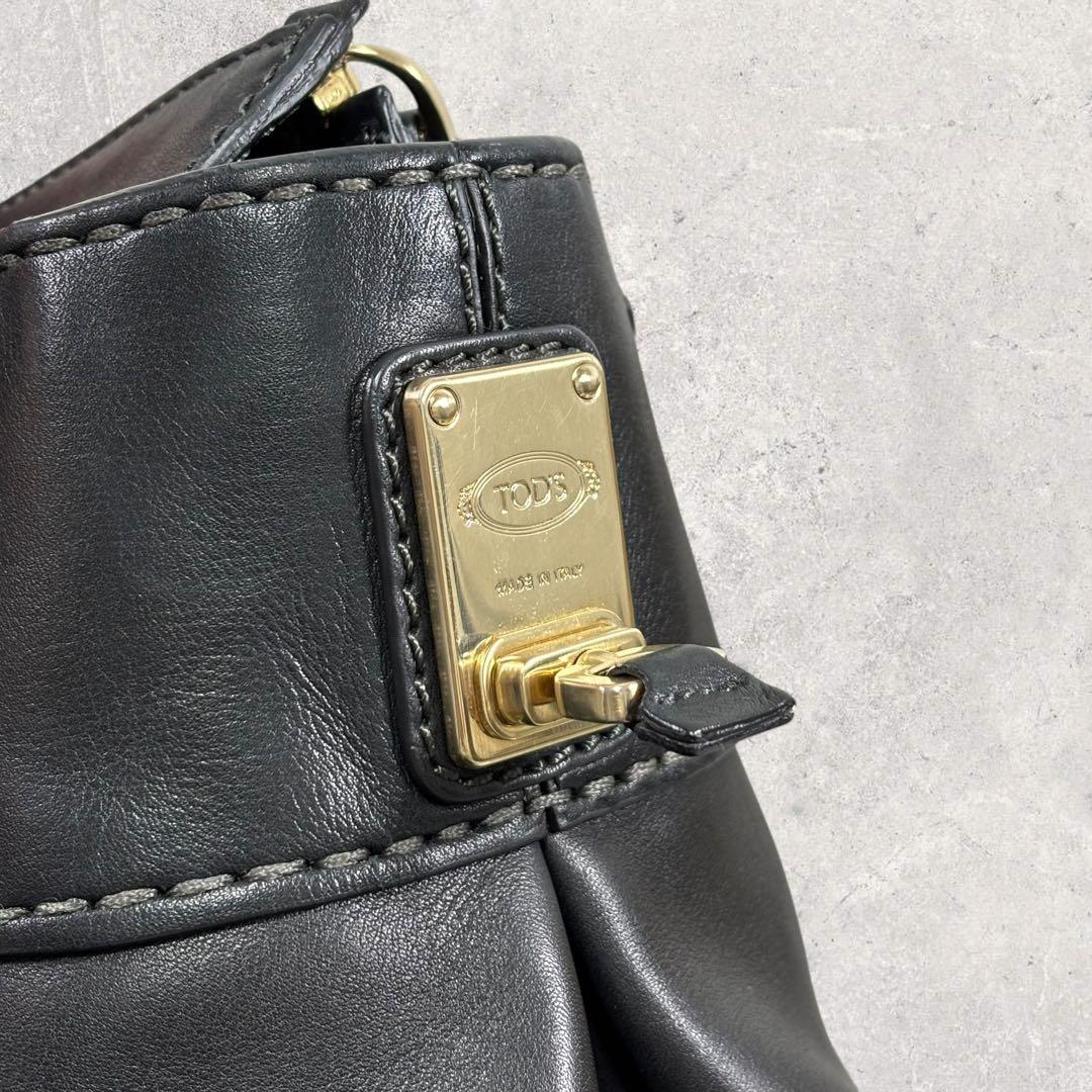 ひろちゃんTOD'S トッズ Dバッグ ハンドバッグ レザー 黒 ゴール
