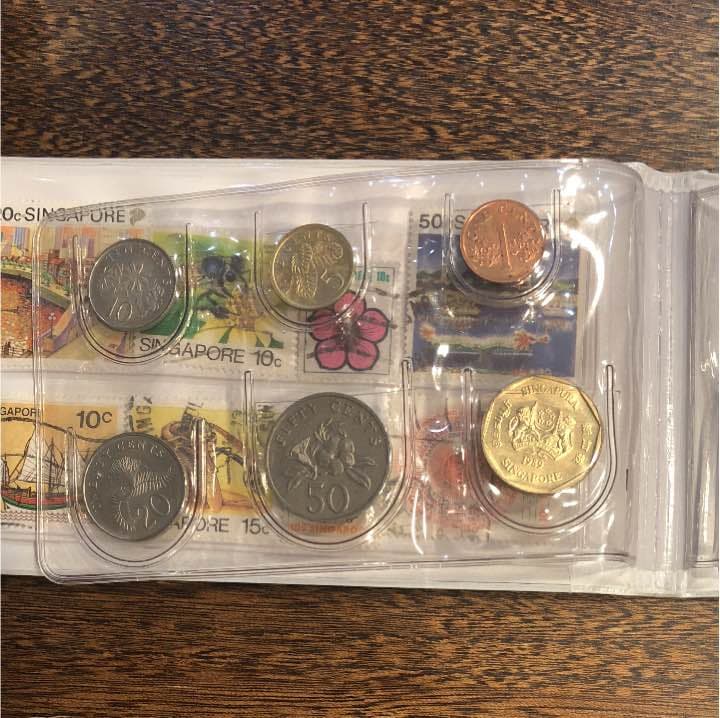 外国と使用済み切手のパッケージ品