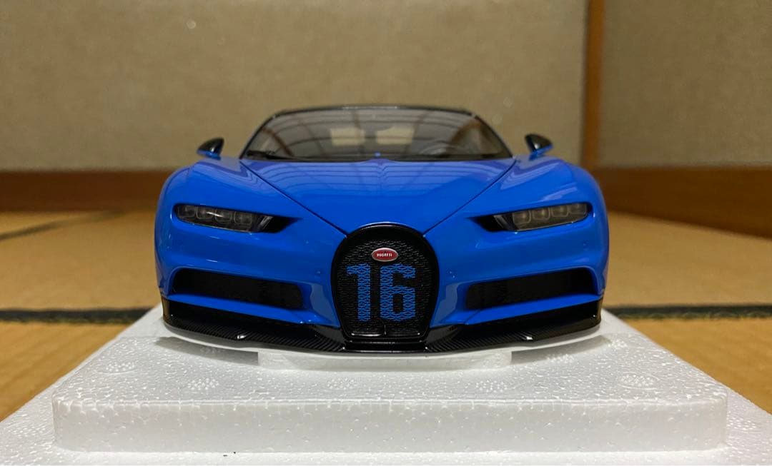 オートアート ミニカー 1/18 ブガッティ シロン