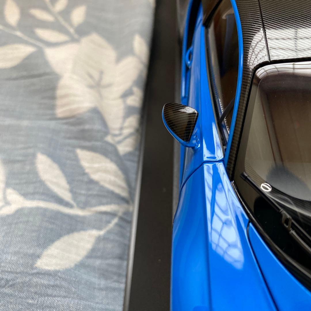 オートアート ミニカー 1/18 ブガッティ シロン