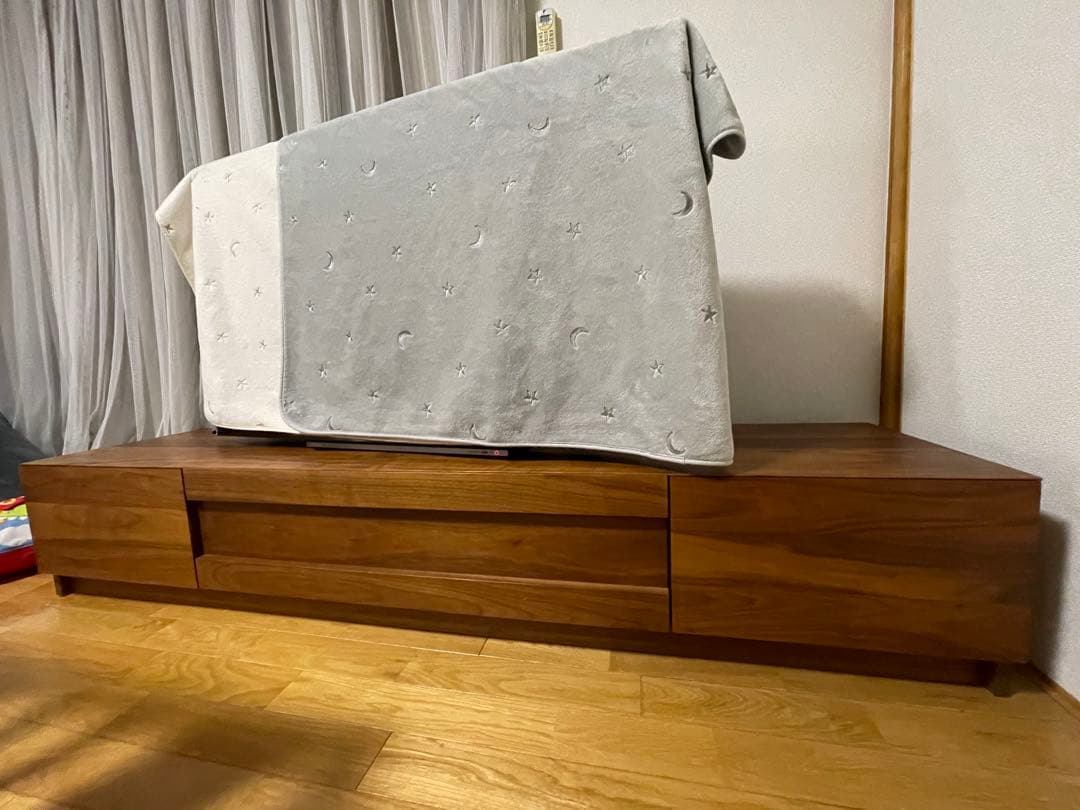 無垢材 テレビボード 幅200cm flymeにて購入