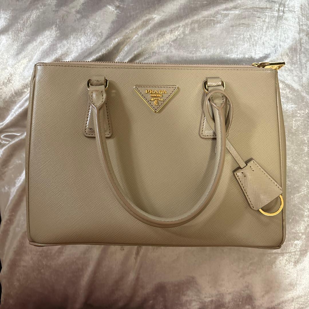 プラダサフィアーノ