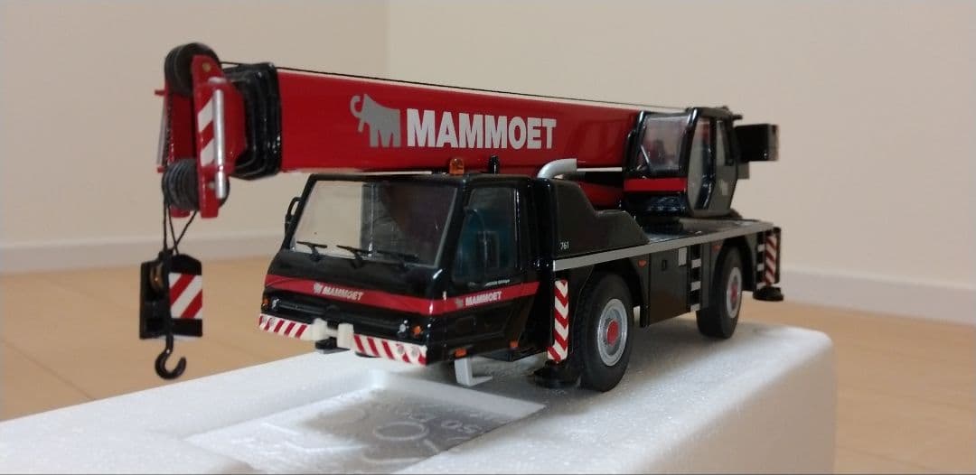 NZG製 DEMAG AC 35　マムートカラー