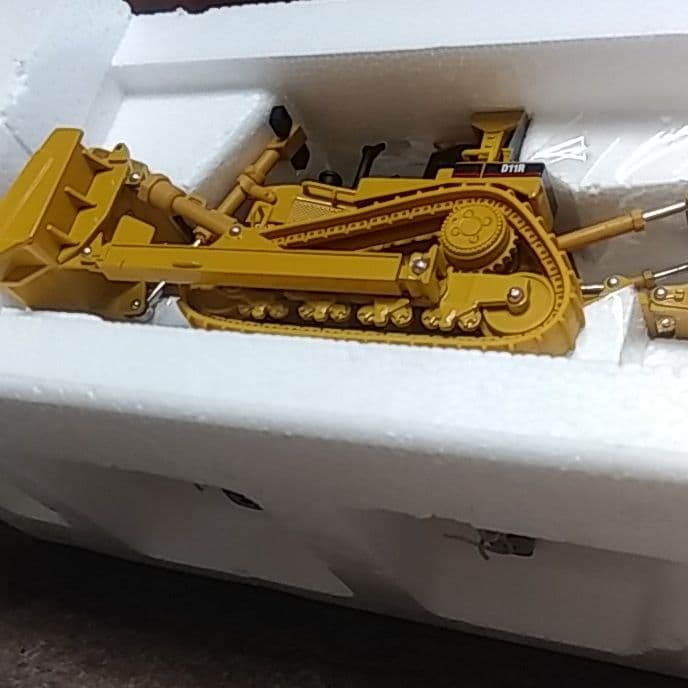 CATD11R Track-type トラクター1/50