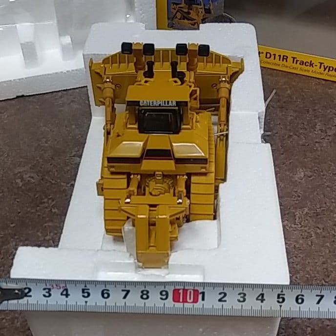 CATD11R Track-type トラクター1/50