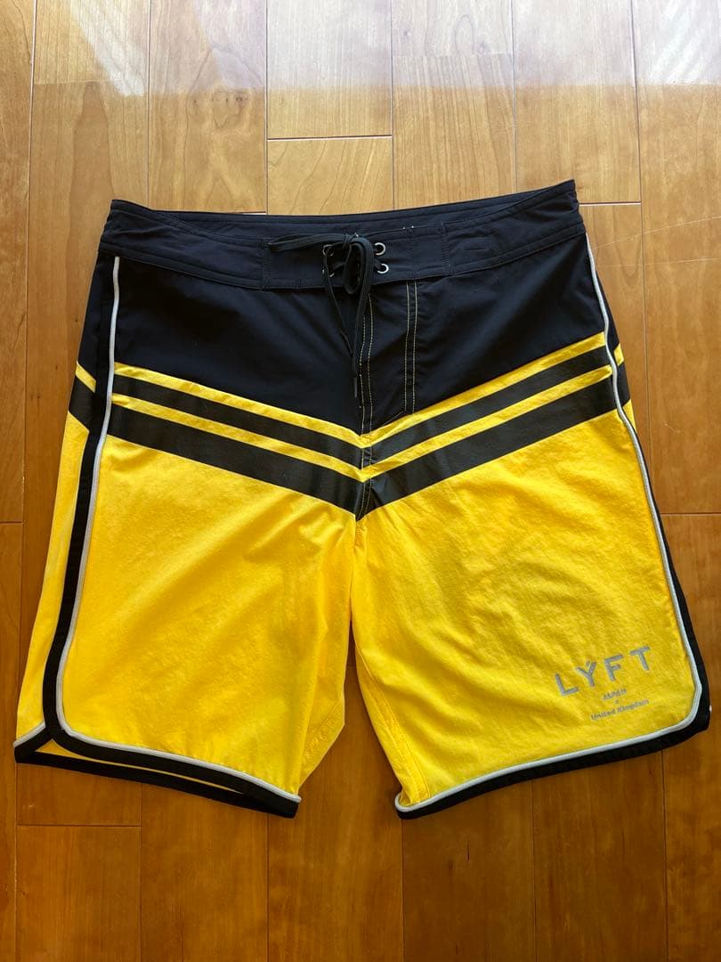 LYFT V Shaped Stage Shorts - Yellow Mサイズ
