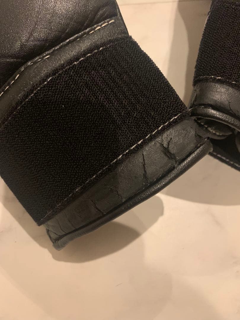 Winning ボクシンググローブ 16 oz ブラック