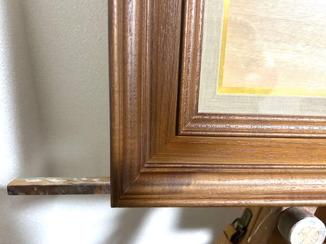 ブラウンの木製装飾額縁