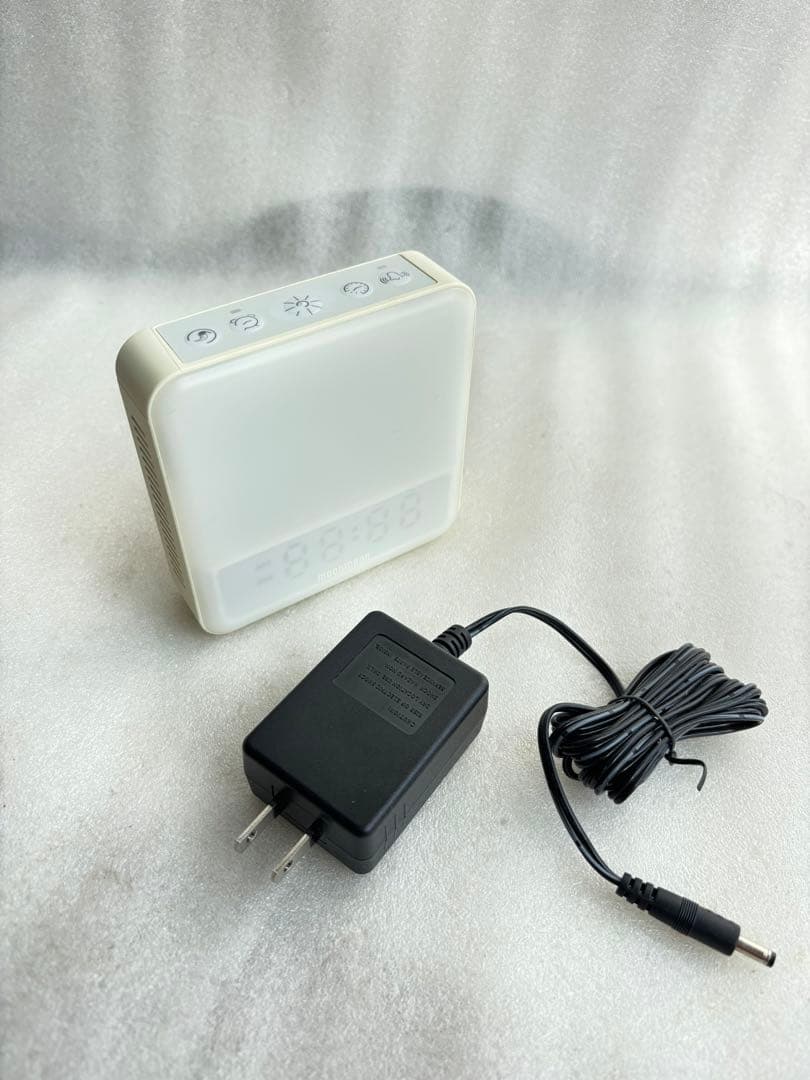 TOTONOE LIGHT トトノエライト　moonmoon　睡眠リズム照明